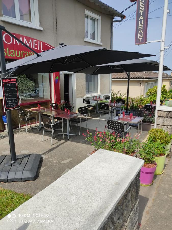 Hotel Le Pommeil Guéret Kültér fotó