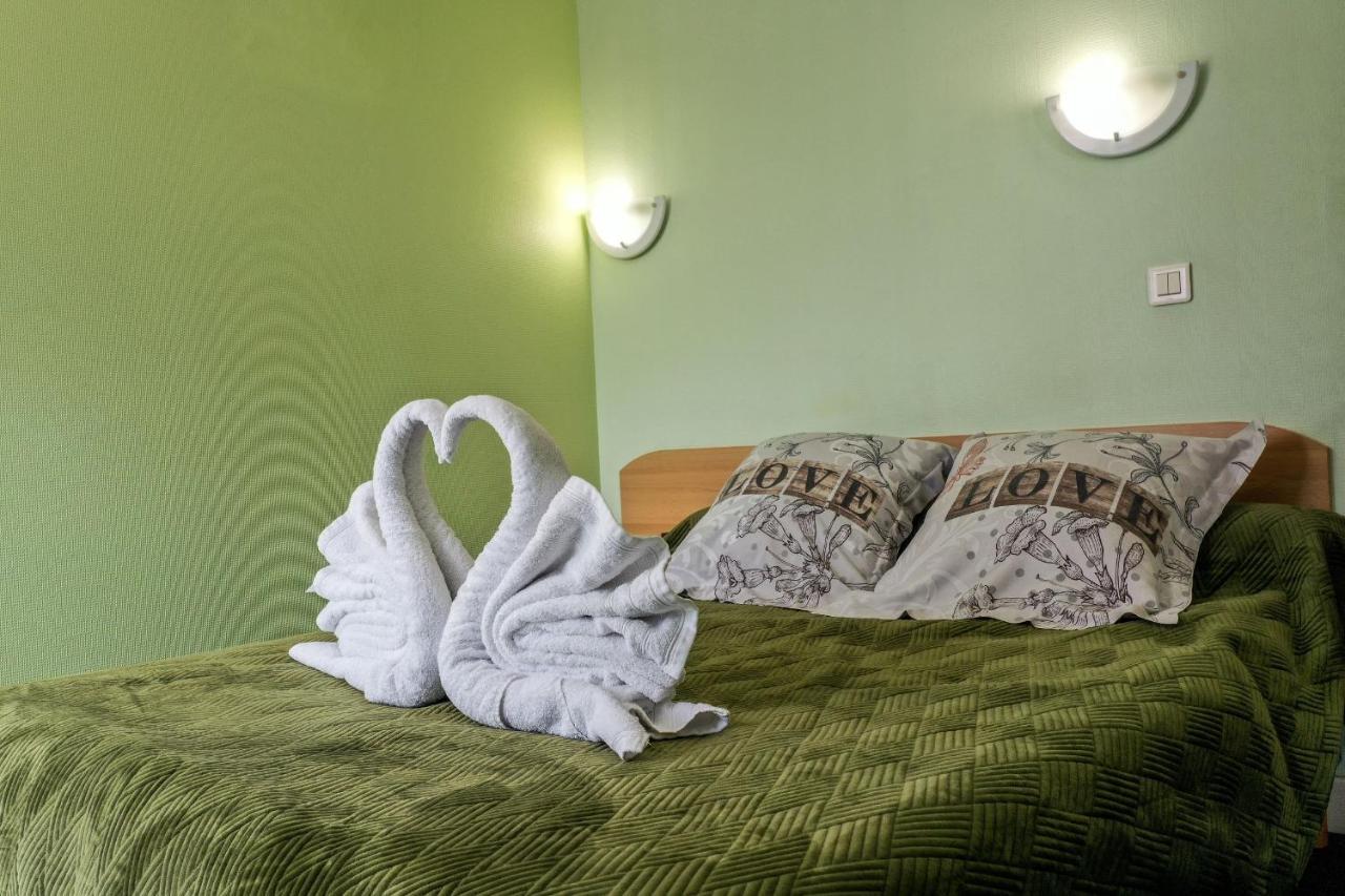 Hotel Le Pommeil Guéret Kültér fotó
