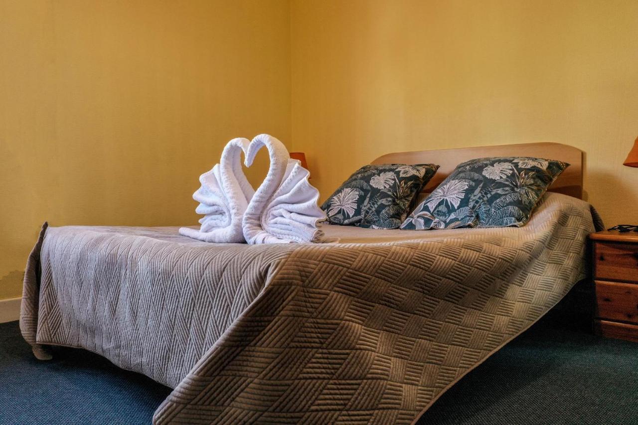 Hotel Le Pommeil Guéret Kültér fotó