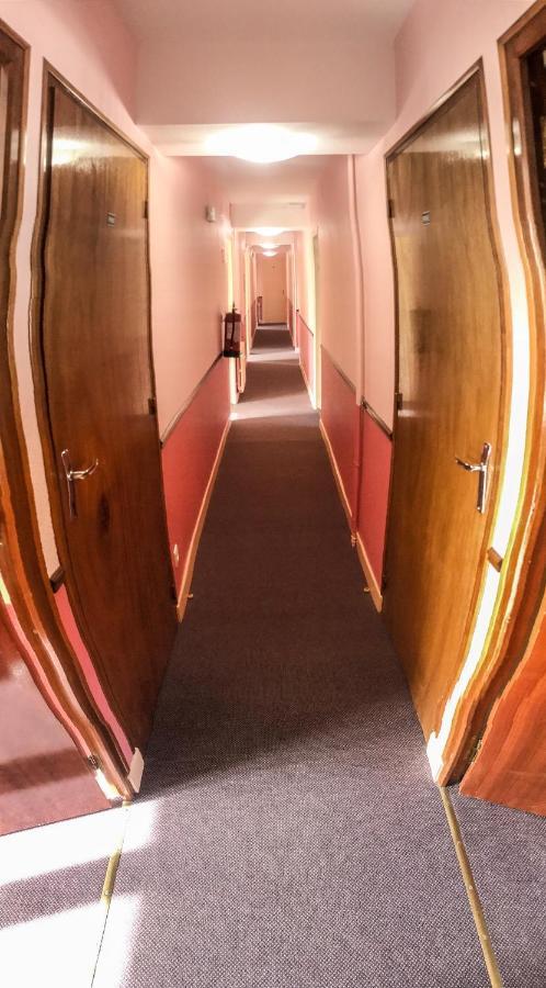 Hotel Le Pommeil Guéret Kültér fotó