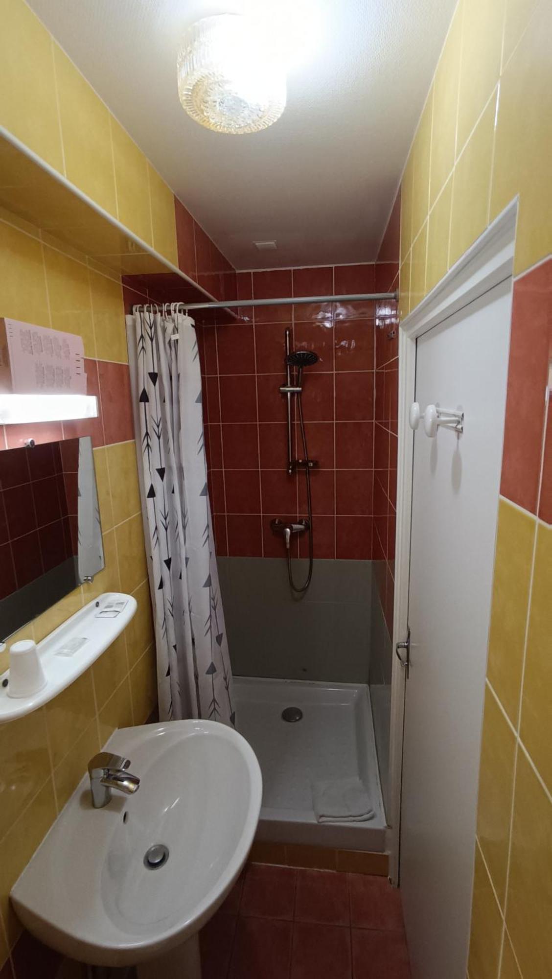 Hotel Le Pommeil Guéret Kültér fotó