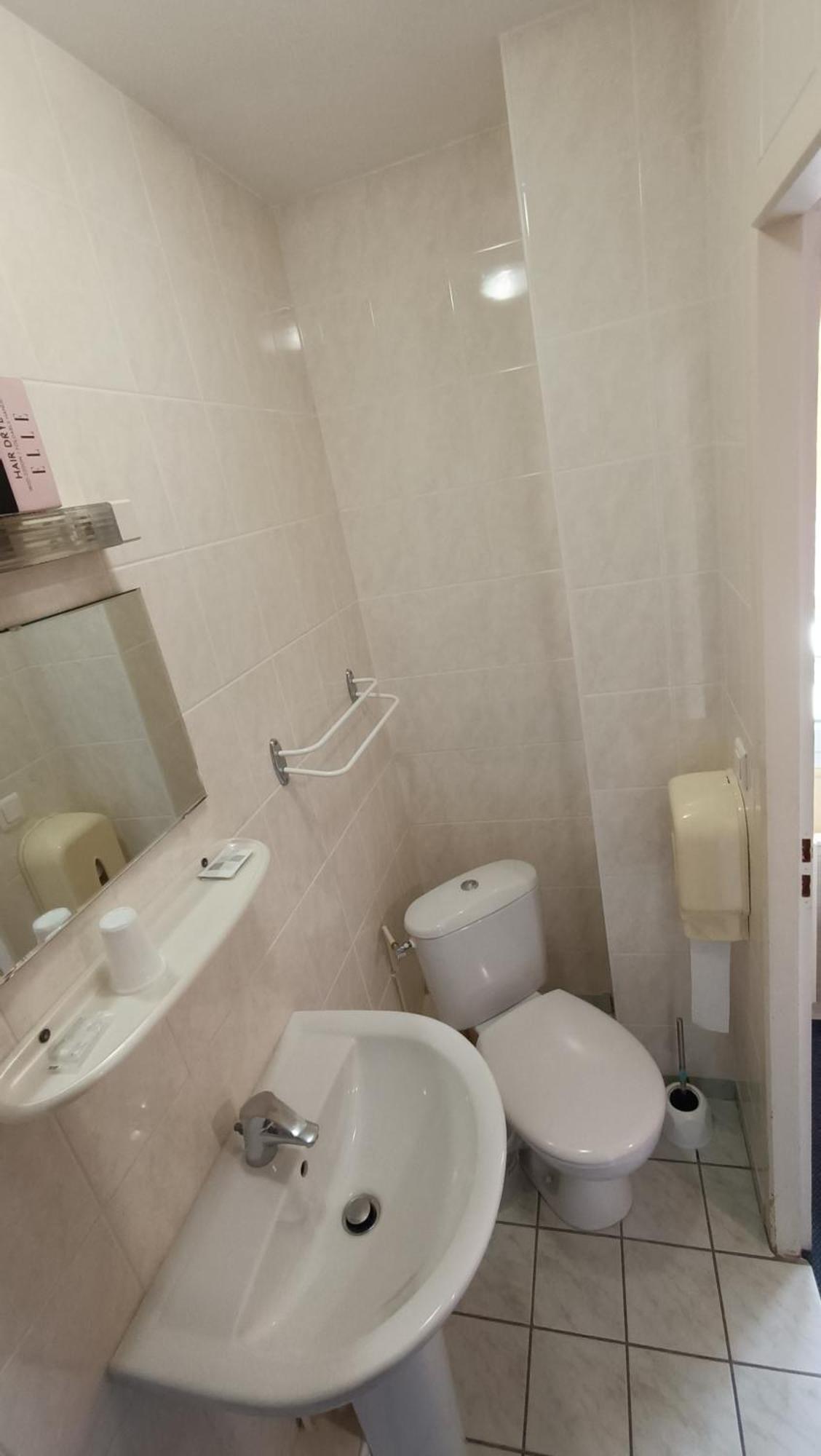 Hotel Le Pommeil Guéret Kültér fotó