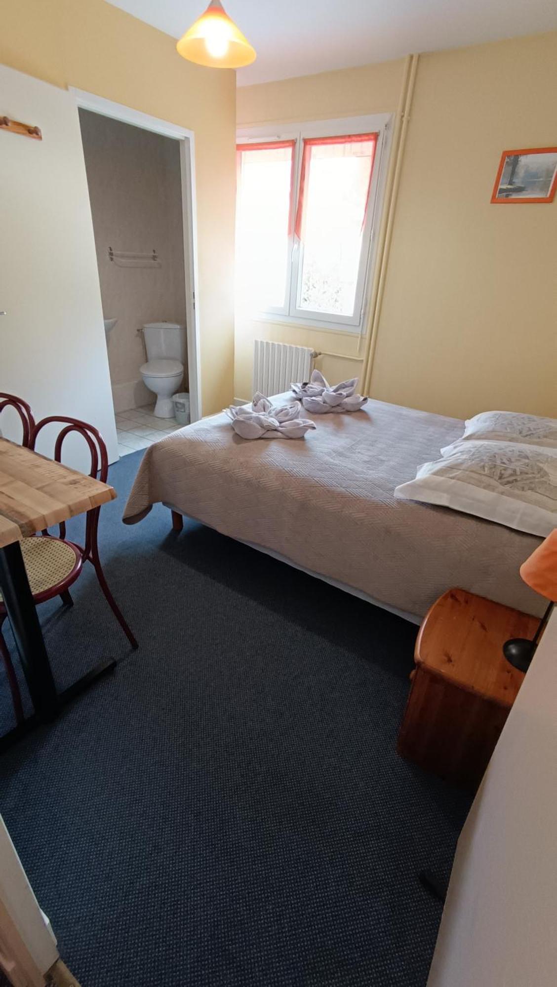 Hotel Le Pommeil Guéret Kültér fotó