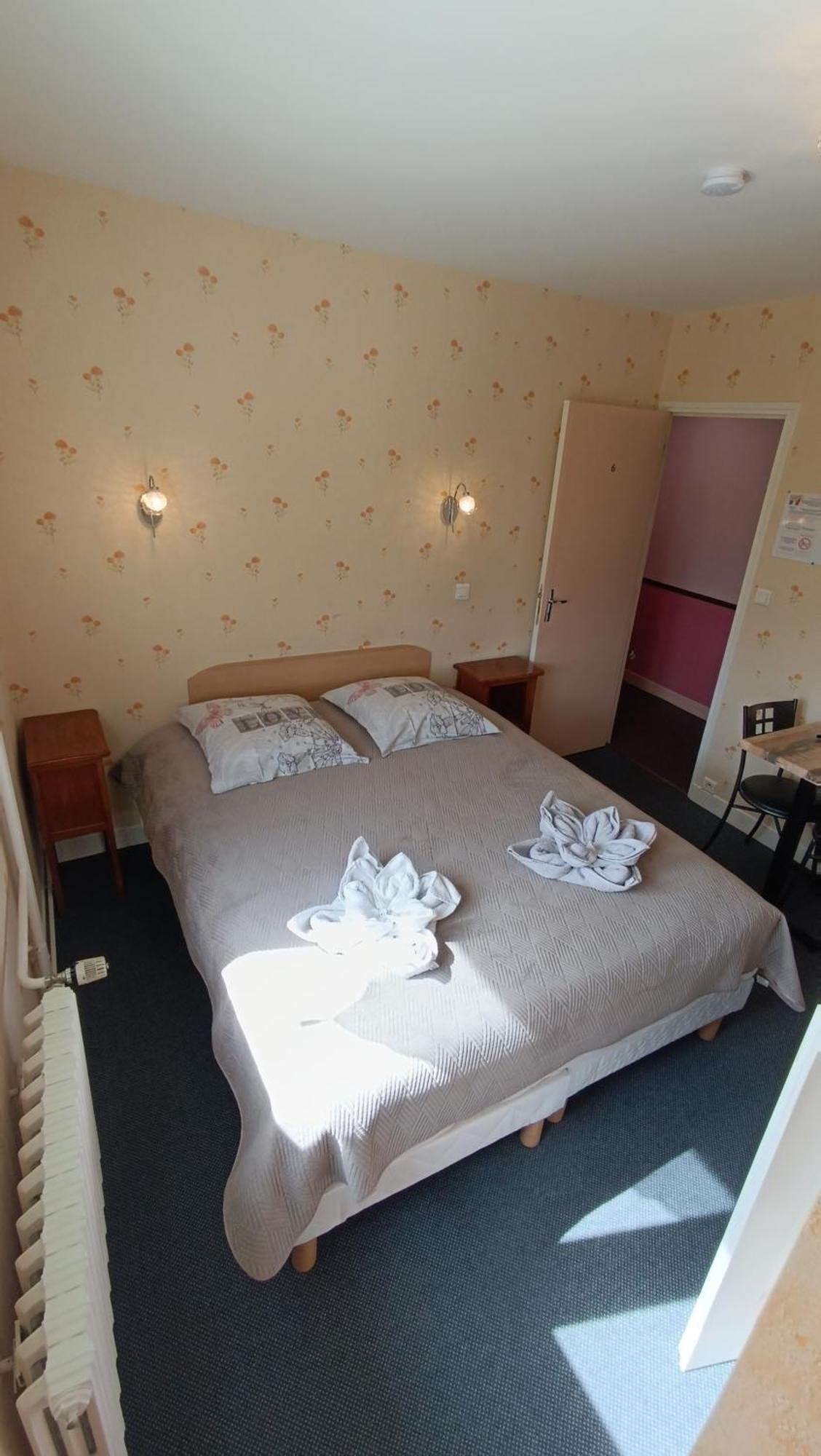 Hotel Le Pommeil Guéret Kültér fotó